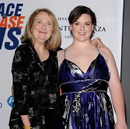 The picture of Terri Garr with her daughter Molly O'Neil.